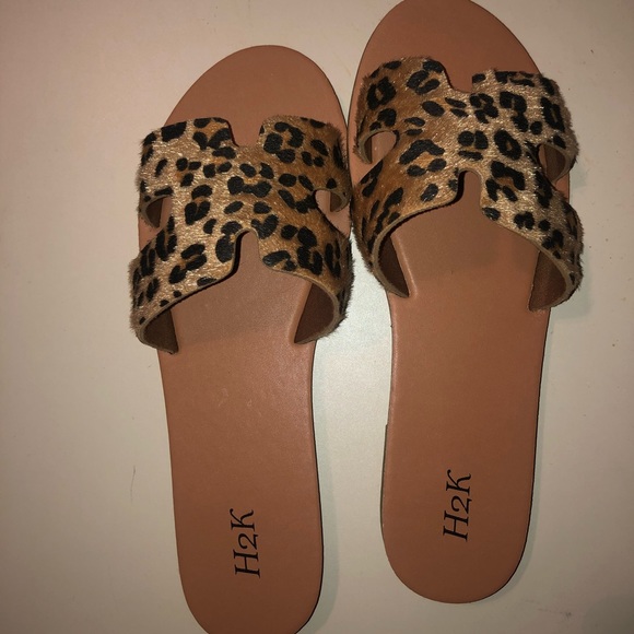 Shoes - Leopard print slides